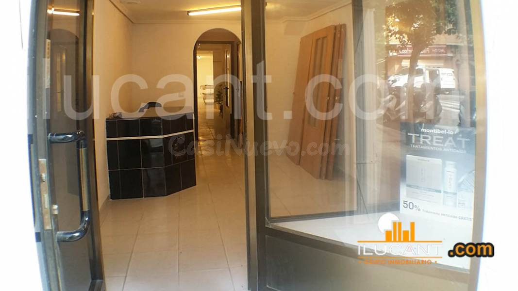 Local comercial en venta en Alcalá de Henares con 3 baños Local comercial benalua
