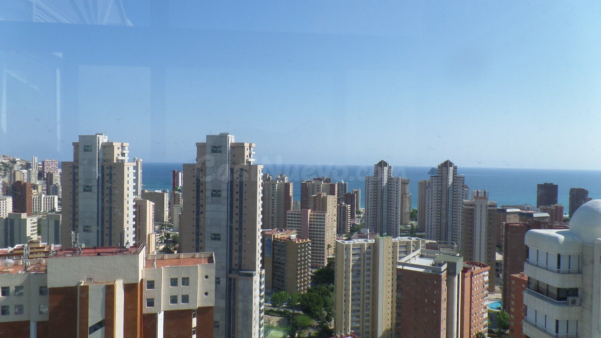 SE VENDE EN APARTAMENTO EN BENIDORM MILPISOS.ES