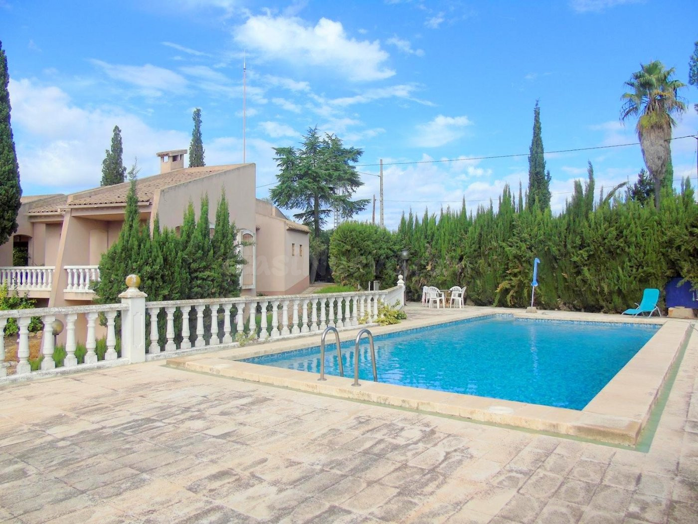 ESTUPENDO CHALET EN LA LLOSA DE RANES
