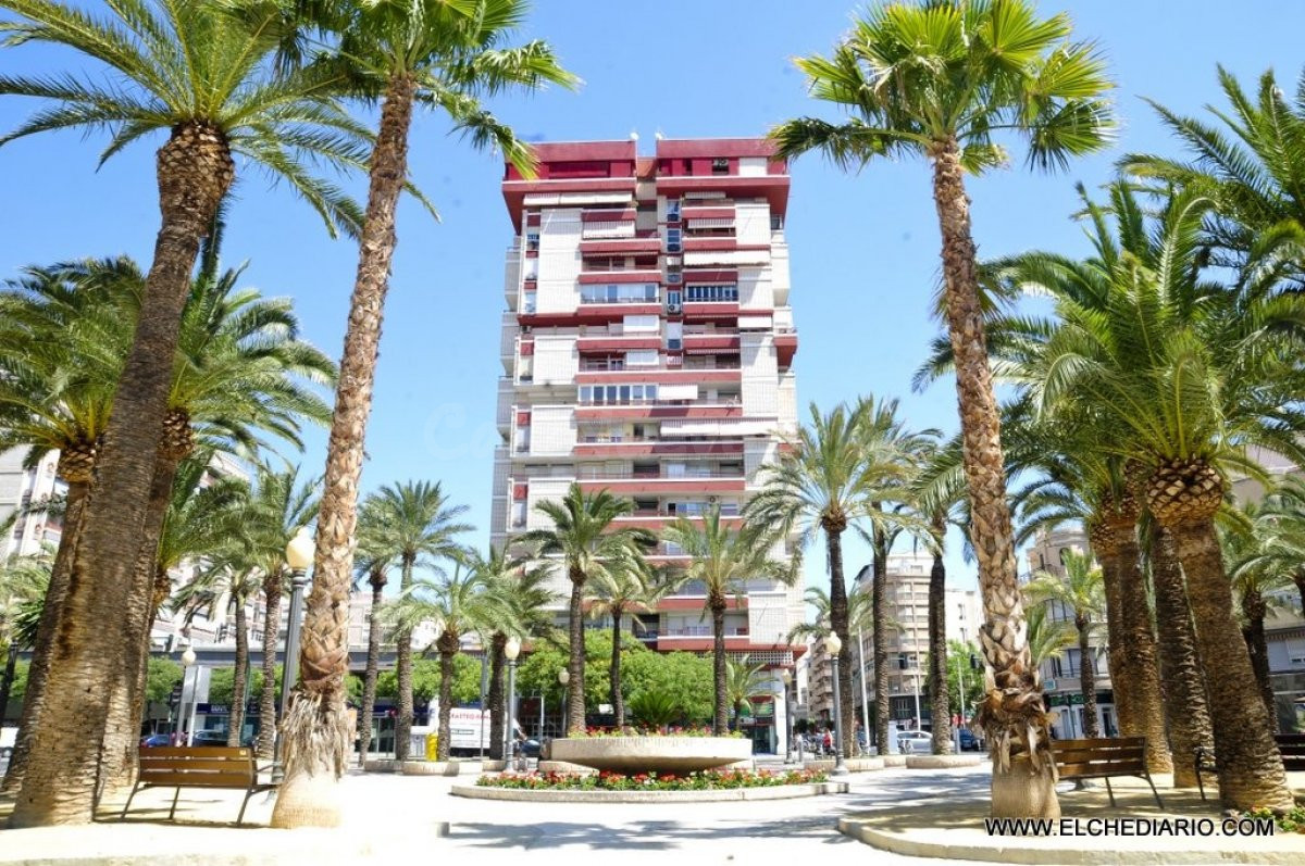 TU COCHE PROTEGIDO EN EL MEJOR LUGAR DE ELCHE- PARKING PISOS AZULES