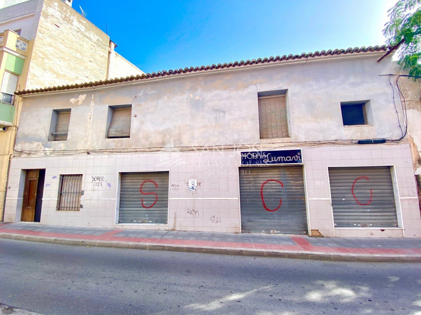 VENTA DE CASA SOLAR EN EL CENTRO DE ASPE