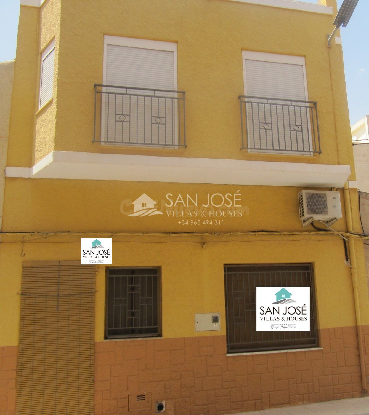 SE VENDE AMPLIA CASA EN EL CENTRO DE PINOSO (ALICANTE) SPAIN