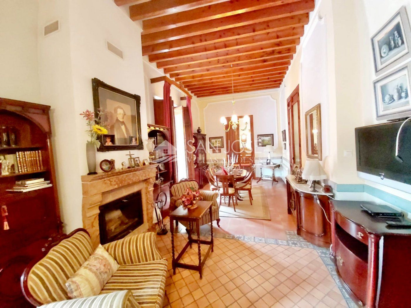 SE VENDE BONITA CASA SEÑORIAL EN BUEN ESTADO EN ASPE