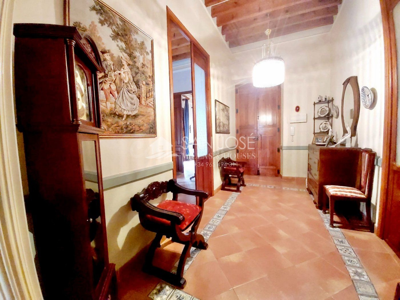SE VENDE BONITA CASA SEÑORIAL EN BUEN ESTADO EN ASPE - foto 4