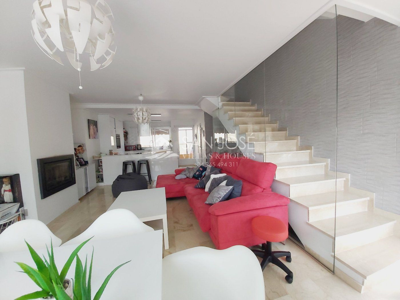 SE VENDE BUNGALOW ADOSADO EN PERFECTO ESTADO EN HONDON DE LAS NIEVES