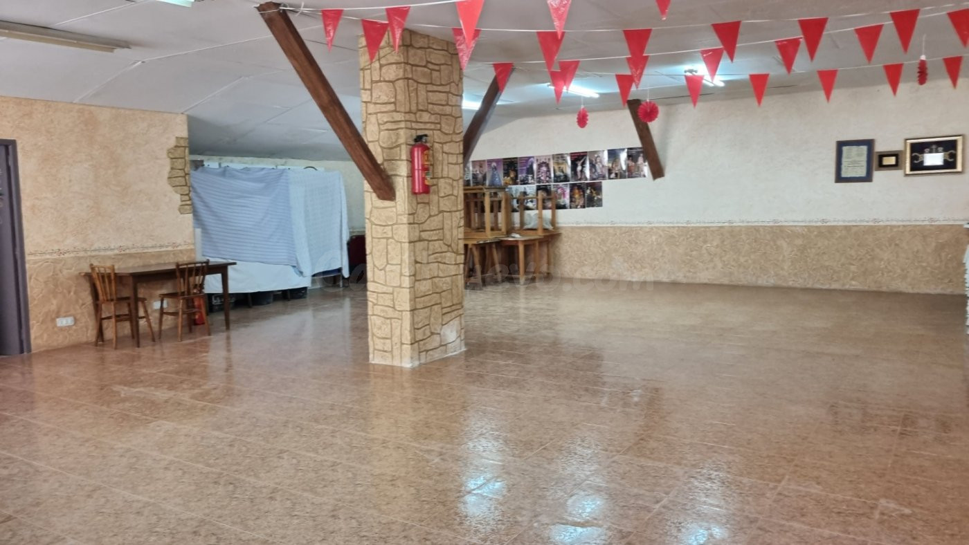 SE VENDE O ALQUILA LOCAL MUY BUEN ESTADO EN LA ALGUEÑA (ALICANTE)SPAIN