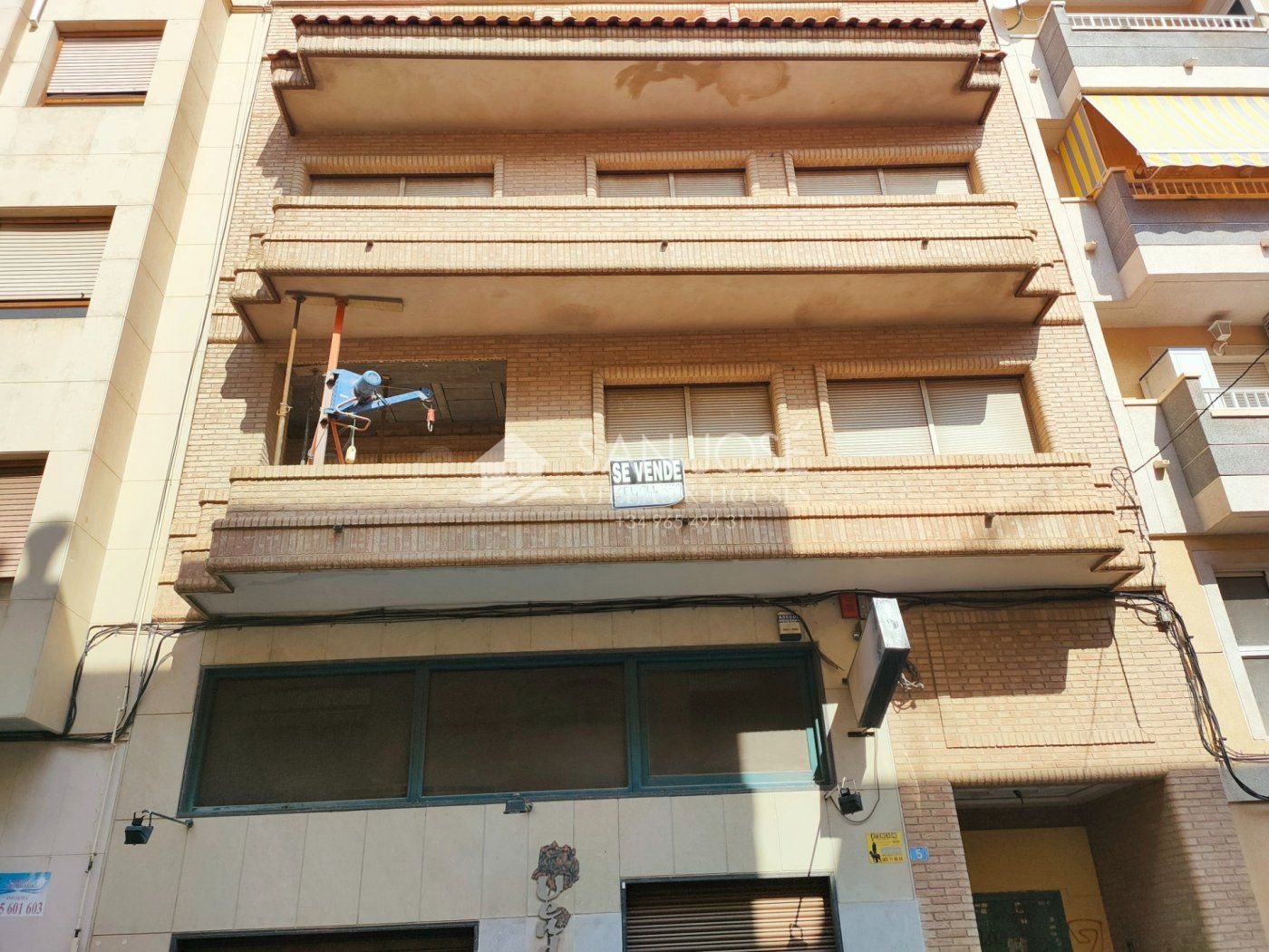 SE VENDE EDIFICIO CON SOTANO-LOCAL COMERCIAL- VIVIENDA DE 2 PLANTAS MAS BUHARDILLA Y TERRAZA-NOVELDA