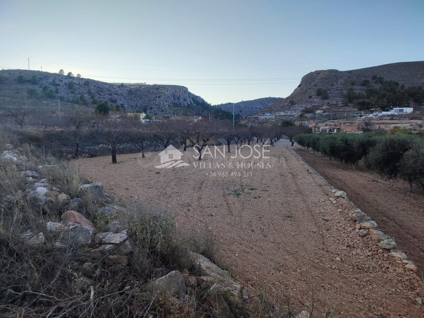 SE VENDE TERRENO EN LA ROMANA EN LA ZONA DE LAS CUEVAS DE SAN ANTON