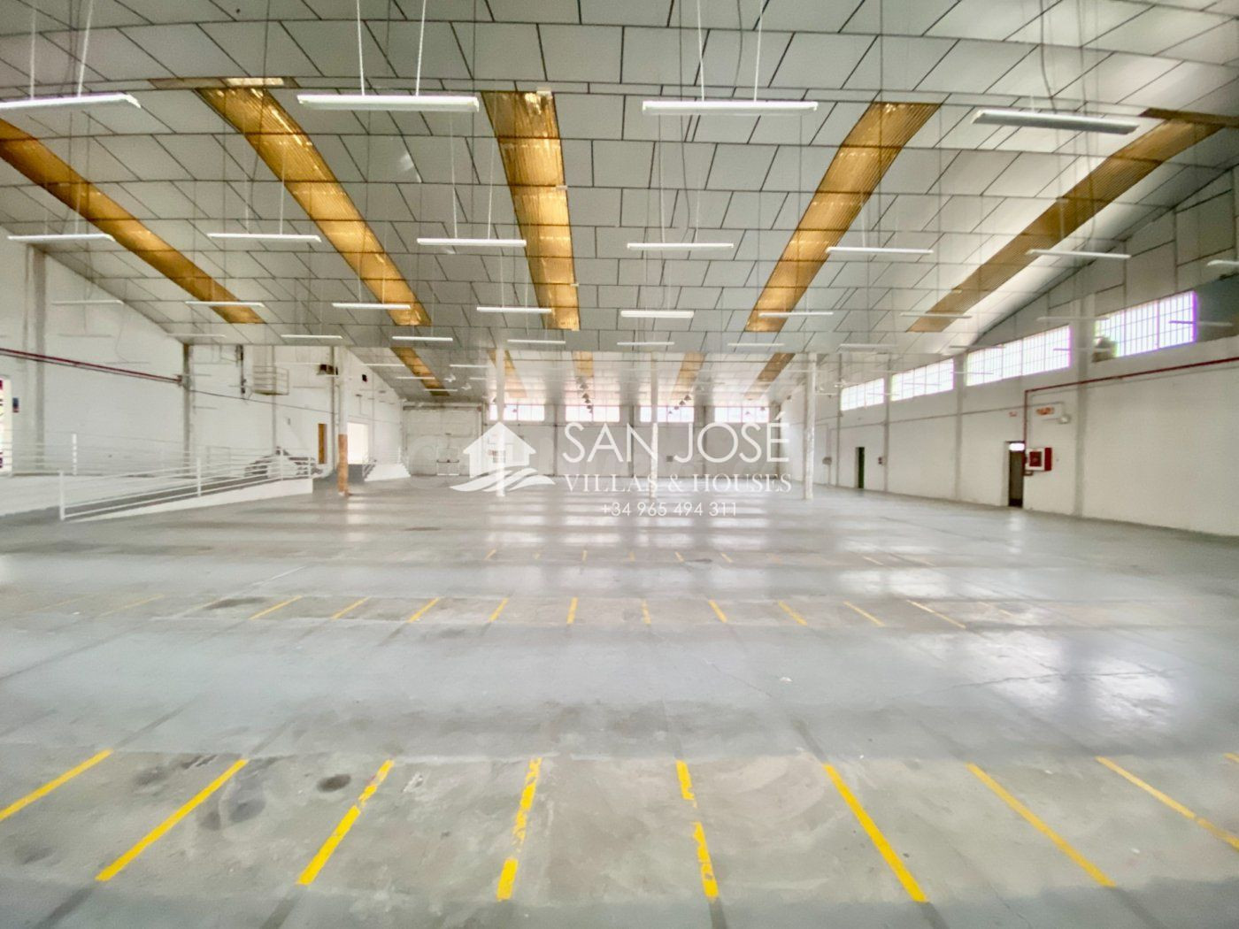 VENTA DE NAVE EN ASPE