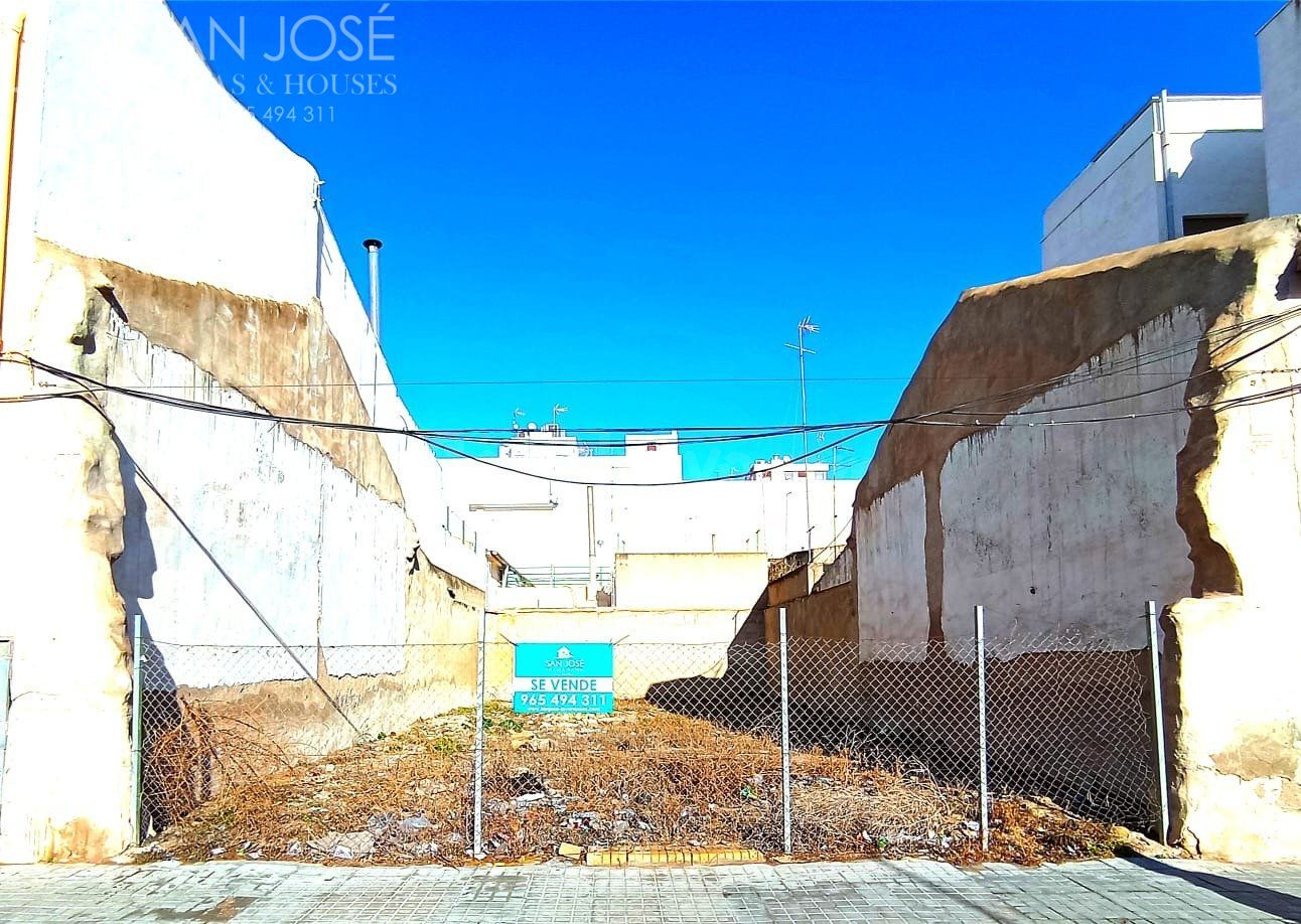 VENTA DE SOLAR EN TORRELLANO (BAJO + 3 ALTURAS)