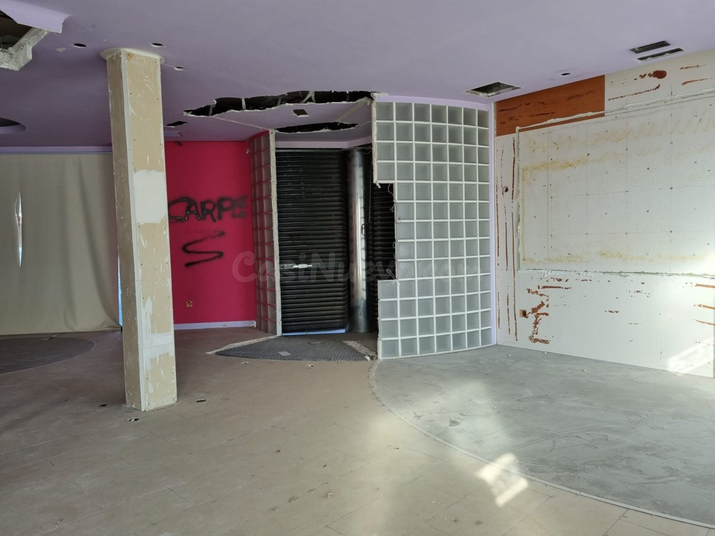 ALQUILER LOCAL COMERCIAL EN MONOVAR, ESQUINA, LUMINUSO, PARA REFORMAR