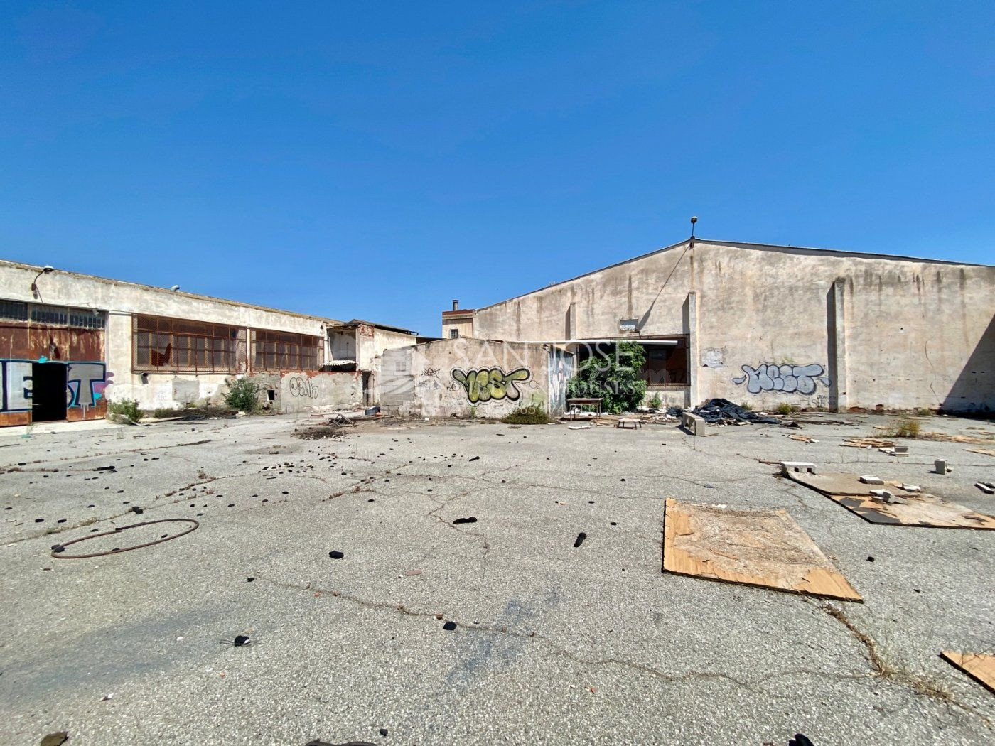 SE VENDE NAVE INDUSTRIAL EN ASPE