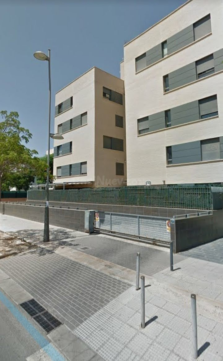 SE VENDE PLAZA DE GARAJE Y TRASTERO GRANDE EN MUY BUENA ZONA