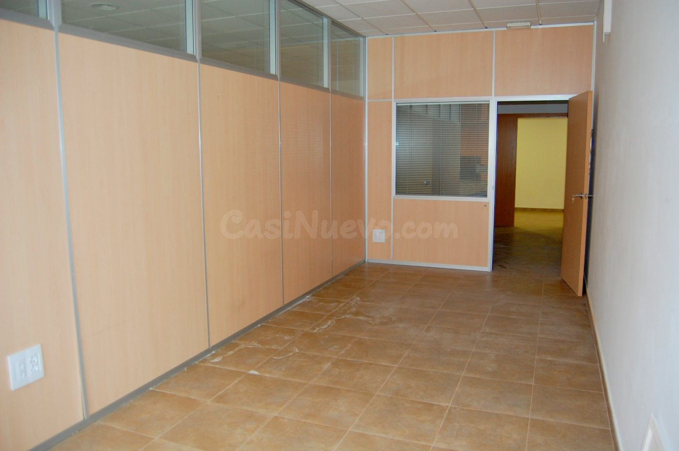 LOCALES EN ALQUILER - foto 2