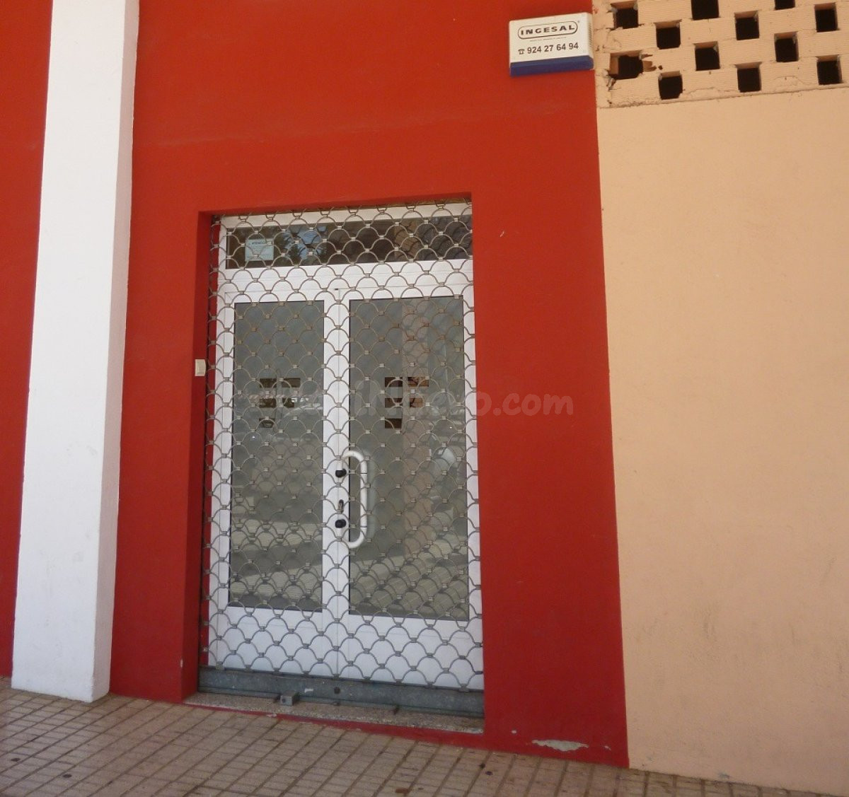 Local comercial de 100 m² en alquiler en Alcalá de Henares – Oficina doble planta