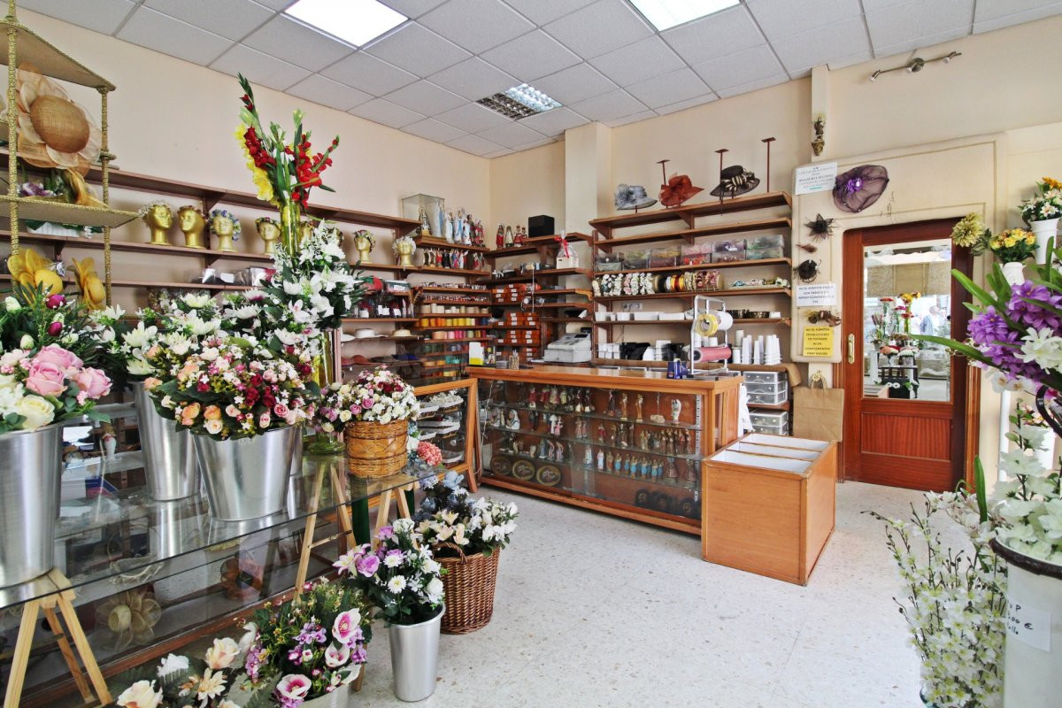 VENTA DE LOCAL EN CENTRO COMERCIAL MENACHO