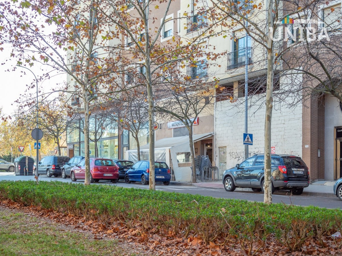 LOCAL COMERCIAL EN CONDES DE BARCELONA