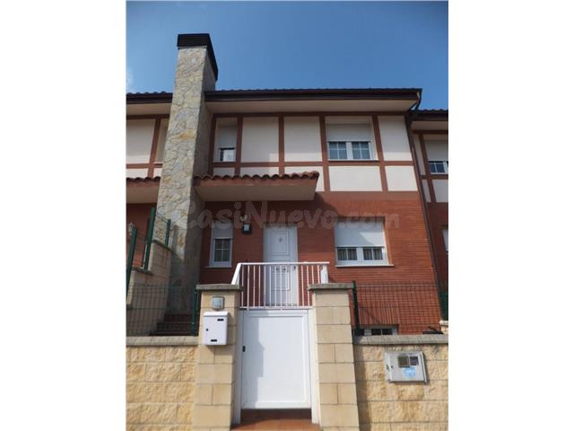 Casa Adosada en Venta en Villanueva de Mena