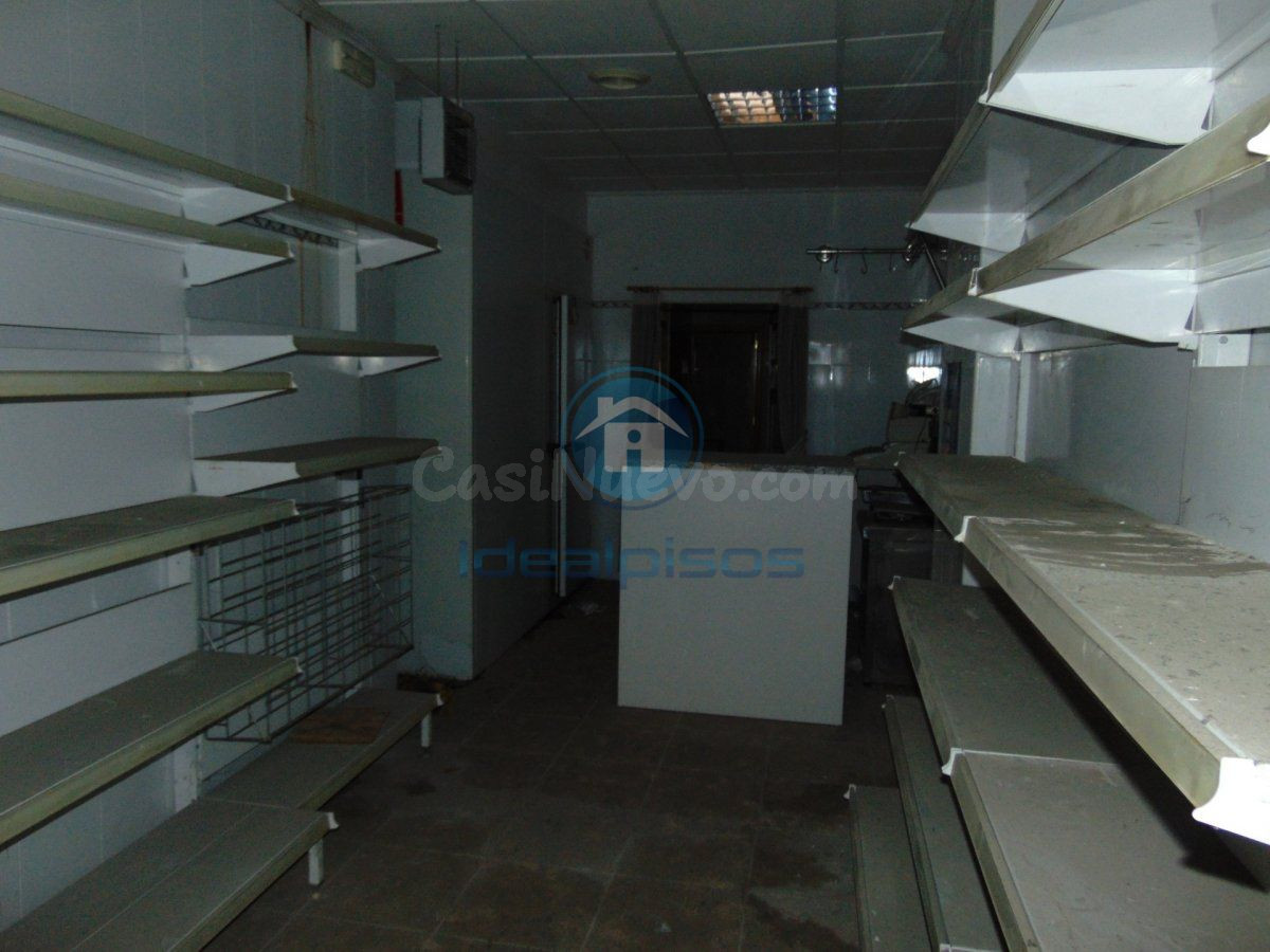 LOCAL COMERCIAL EN PLA DEL BON REPOS