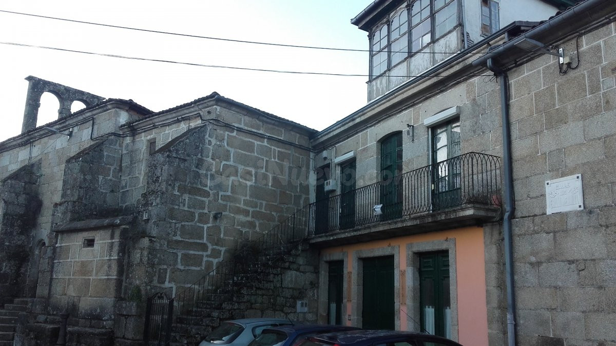 Edificio en Leiro