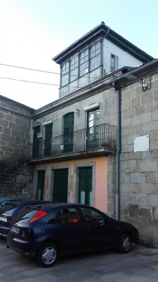 Edificio en Leiro - foto 3