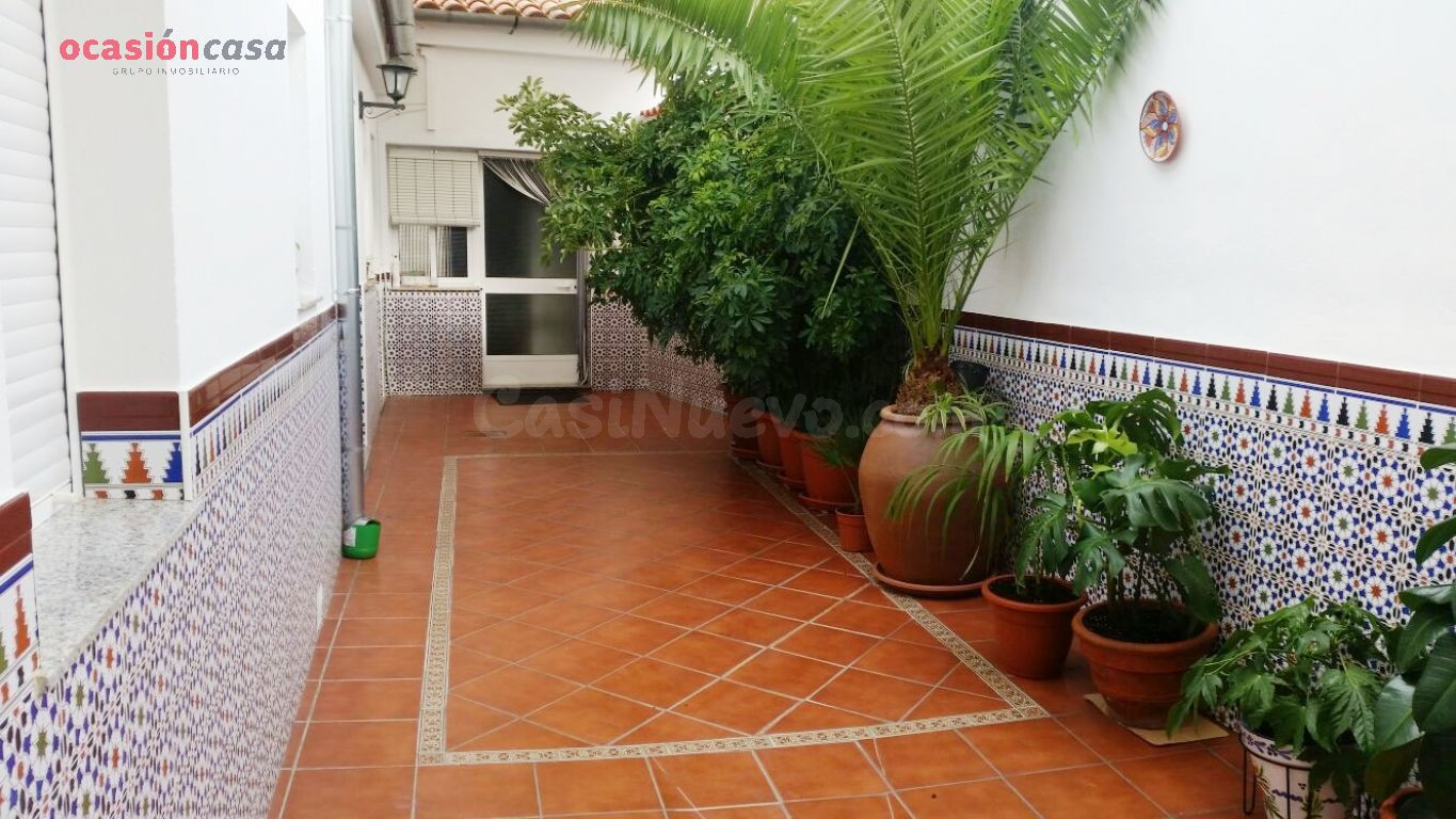 VENTA DE CASA DE DOS PLANTAS - foto 2
