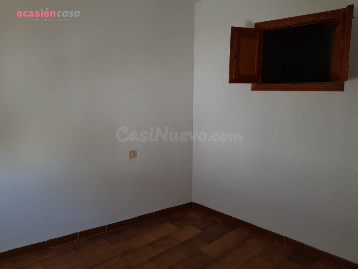 SE VENDE CASA PARA REFORMAR EN DOSTORRES