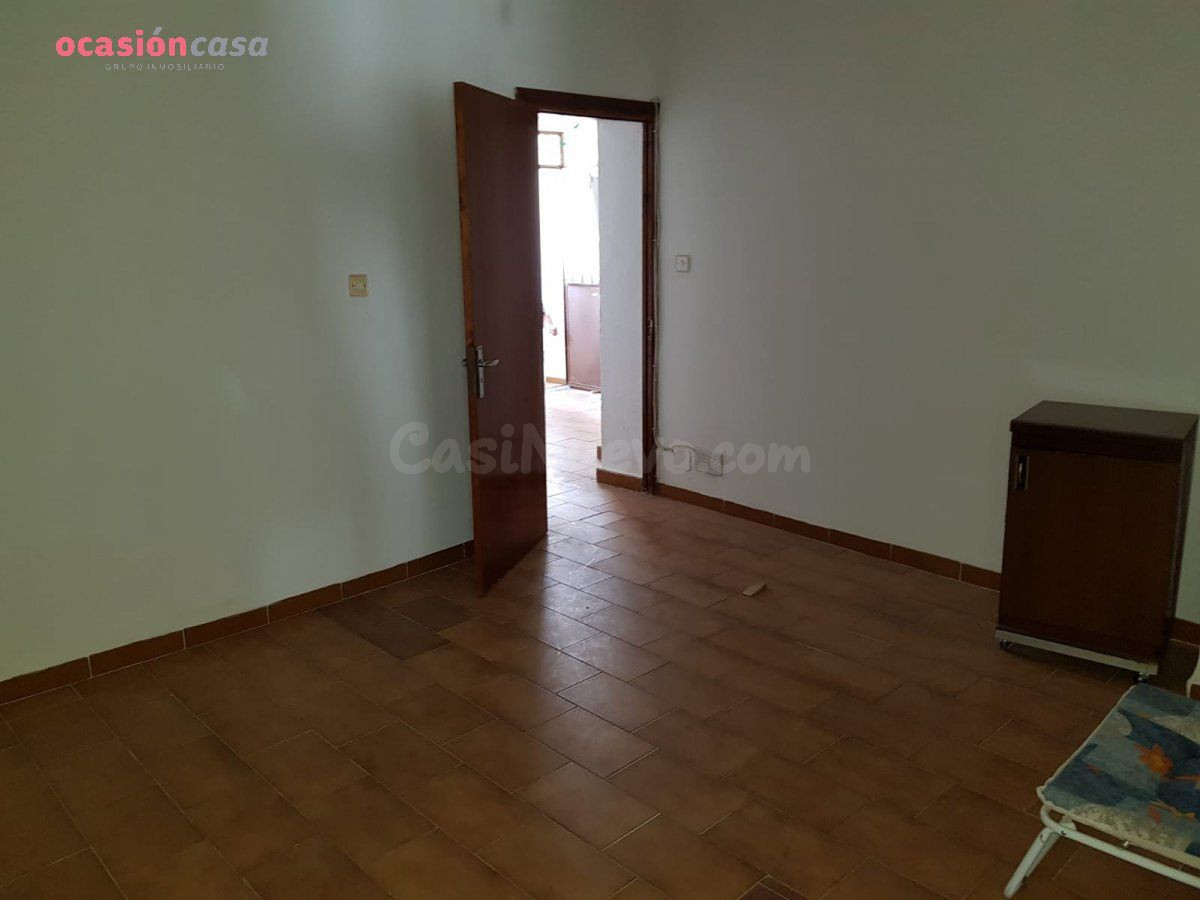SE VENDE CASA PARA REFORMAR EN DOSTORRES - foto 3