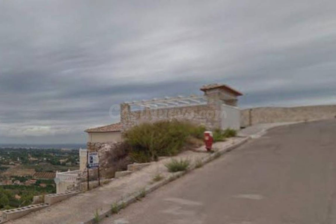 Estupenda parcela situada cerca en el parque natural del Montgó