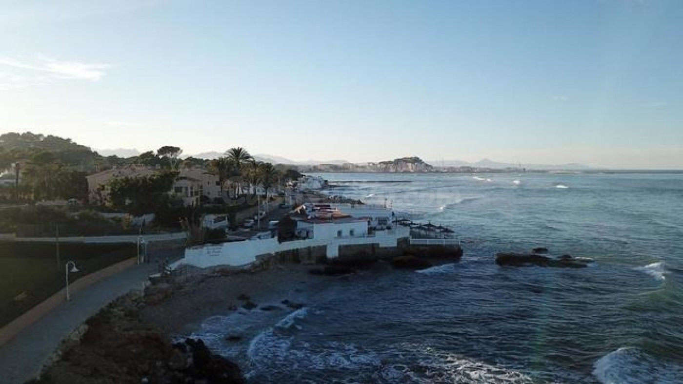 Parcela en la exclusiva zona de las rotas