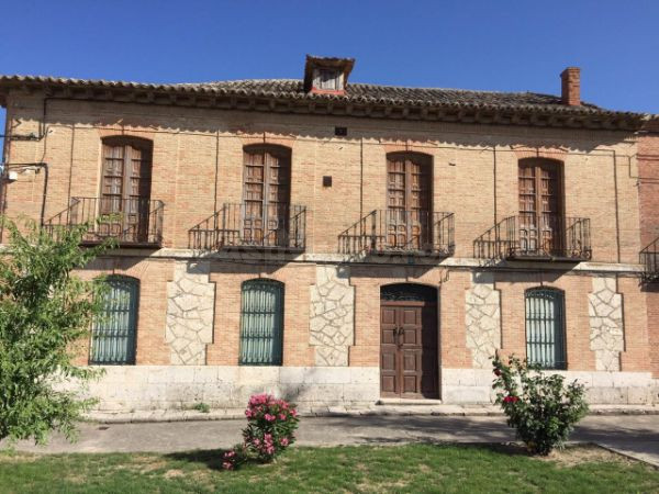 Chalet en venta en Bercero con 8 hab. y 2 baños Chalet berce