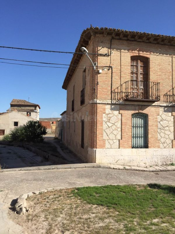 Chalet en venta en Bercero con 8 hab. y 2 baños Chalet berce - foto 2