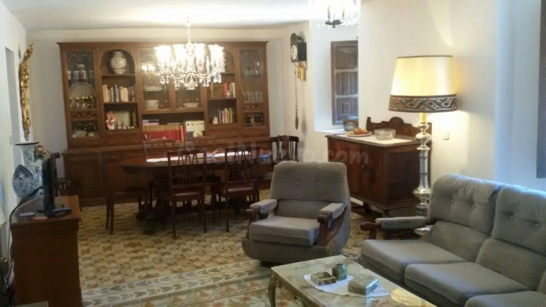 CASA DE PUEBLO EN TORREMORMOJÓN (PALENCIA) EN EL MISMO CENTR - foto 2