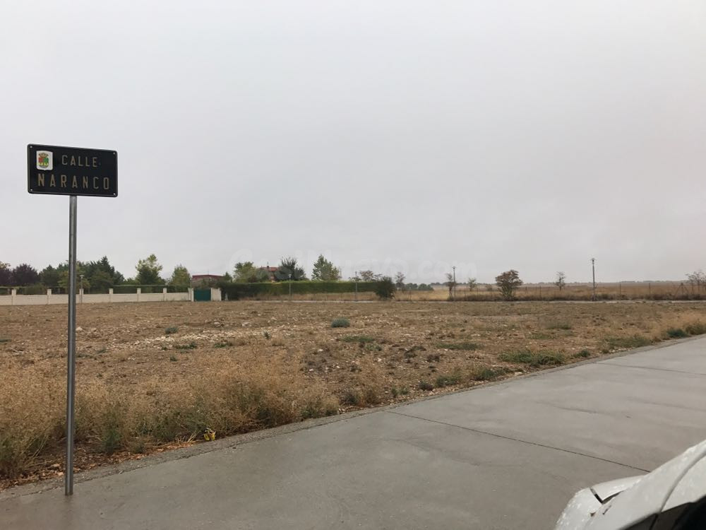Gran parcela en urbanización El Páramo de La Cistérniga