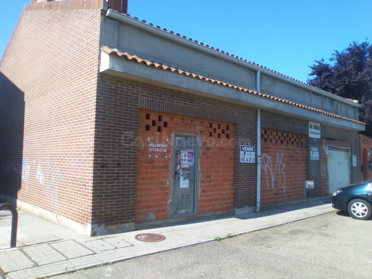 LOCAL DIÁFANO EN LA CISTÉRNIGA.