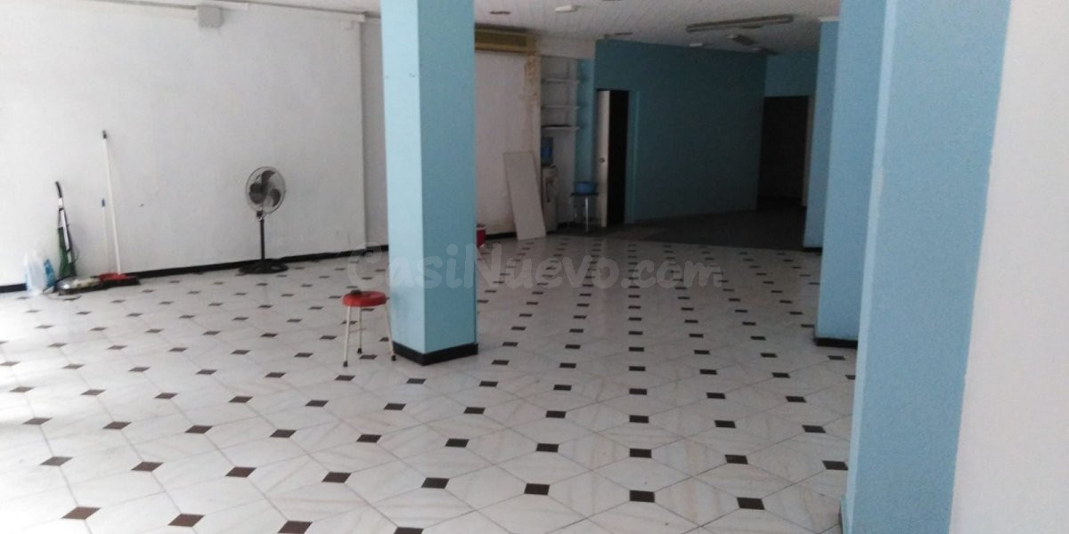 LOCAL COMERCIAL. 115 METROS. ACONDICIONADO PARA TIENDA.