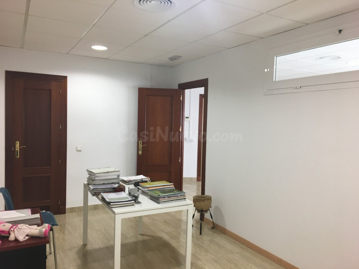 OFICINA EN ALQUILER EN EL CENTRO DE EJIDO - foto 3