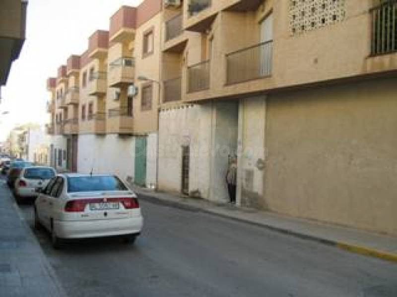 LOCAL DE 190 m2 EN EJIDO NORTE CON DOS ENTRADAS POR DOS CALLES DIFERENTES