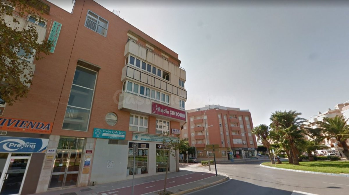 OFICINA EN EL CENTRO DE EL EJIDO