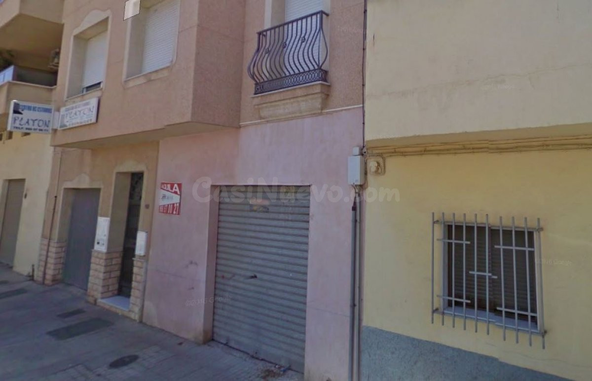LOCAL DE 130 m2 EN LA LOMA DE LA MEZQUITA VENDE O ALQUILA SU SUPERFICIE