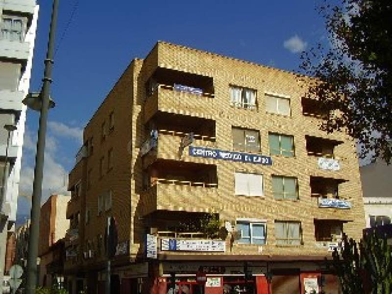 300 m2 IDEALES PARA CONSULTA MEDICA O PARA VIVIENDA -- CON VISTAS AL BULEVAR