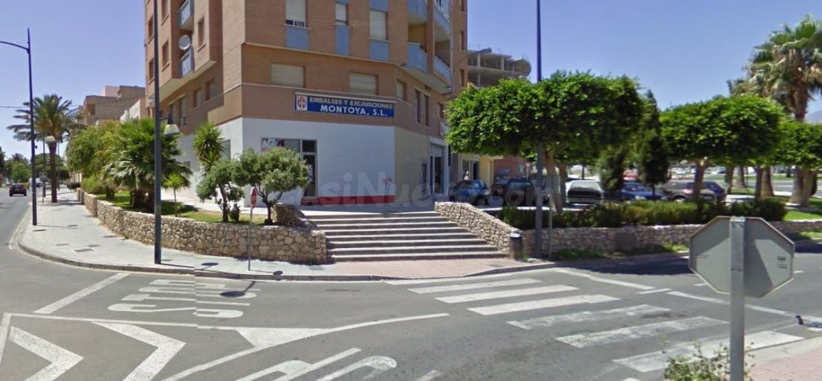 Local comercial en alquiler en El Ejido con 2 baños Local comercial ejido-oeste