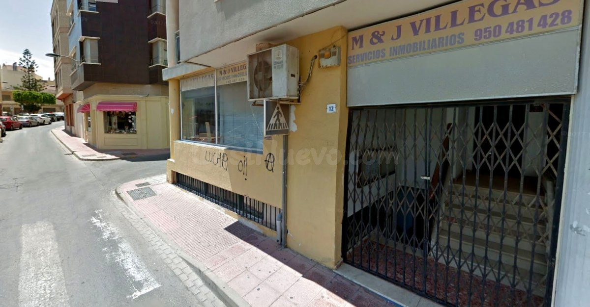 Local comercial en alquiler en El Ejido con 1 baño Local comercial centro-ejido