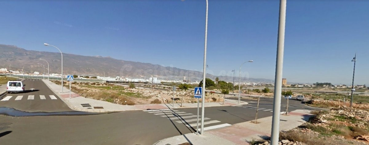 SOLAR URBANO DIRECTO.- EDIFICACIÓN PLURIFAMILIAR