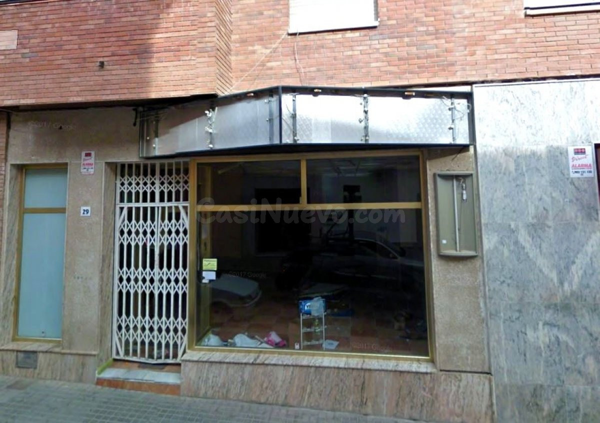 LOCAL DE 120 m2 EN EL CENTRO EN EL EJIDO .NECESITA UNA PEQUEÑA REFORMA