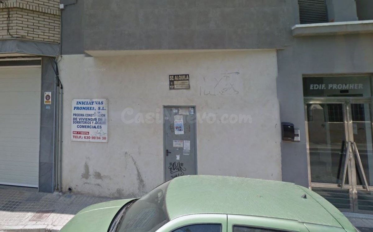 LOCAL COMERCIAL EN BASTO CON FACHADA A DOS CALLES