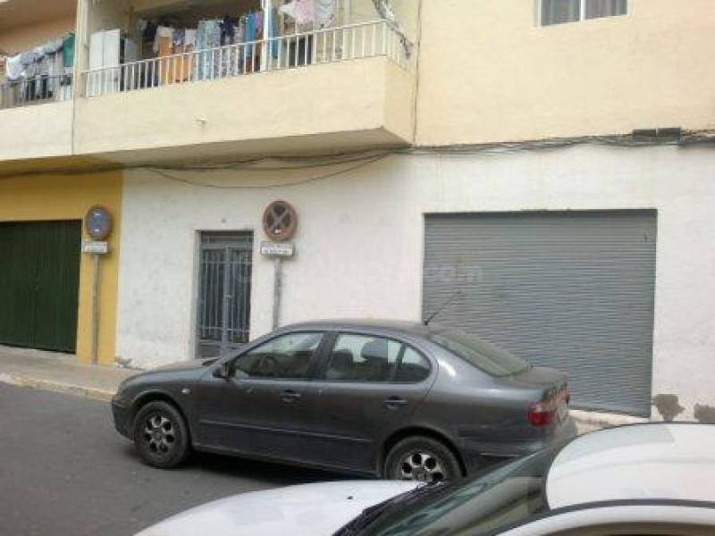 Local comercial en venta en Santa María del Águila, El Ejido – 77 m²