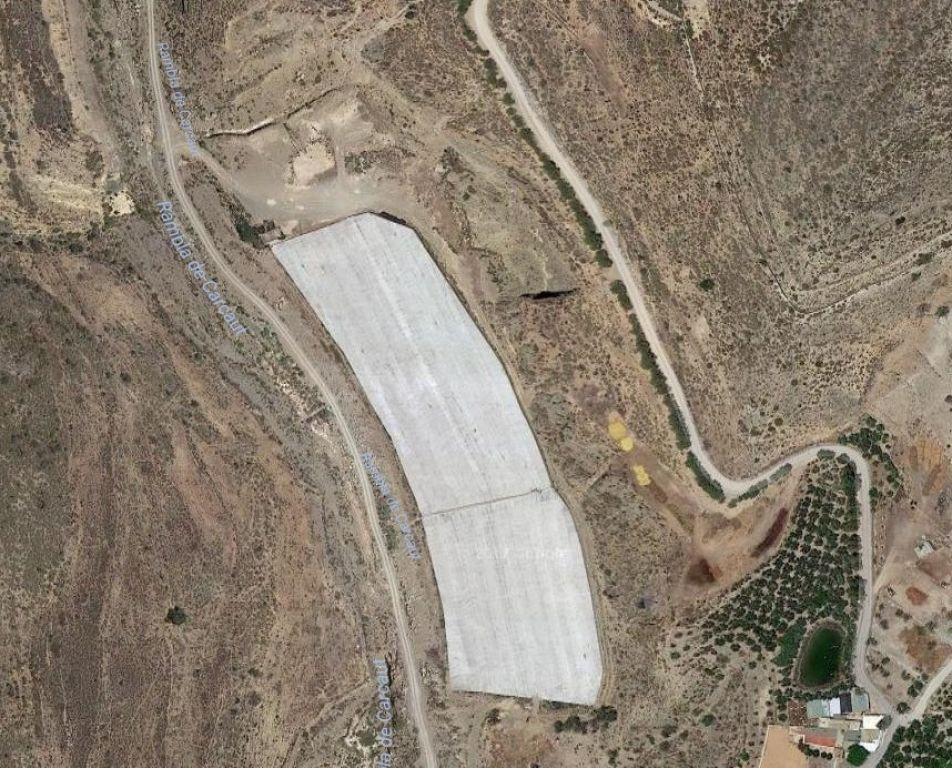 FINCA INVERNADA. SUELO PARA CANTERA