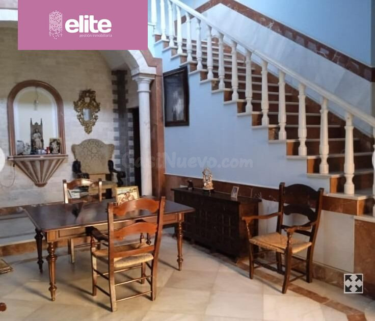 MAGNIFICA CASA CON OFICINA Y LOCAL PARA CELEBRACIONES EN ZONA NORTE