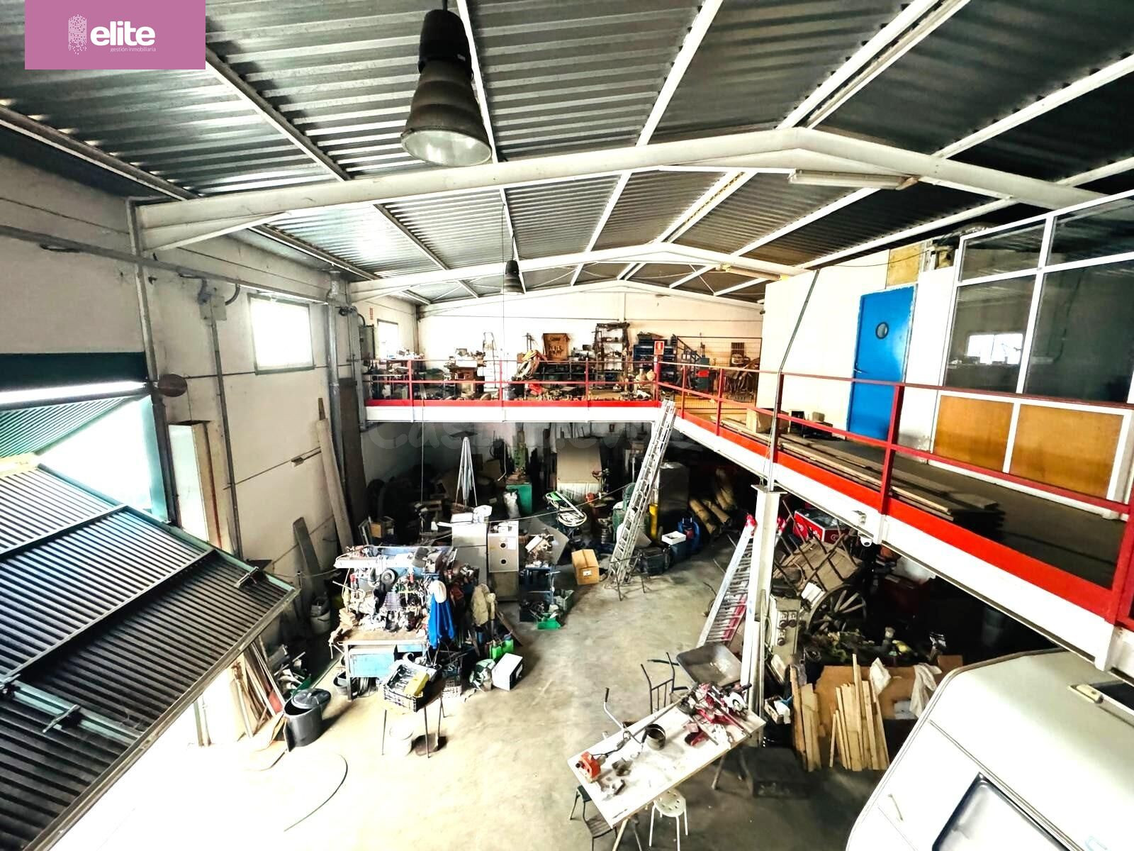 MAGNIFICA NAVE EN EL POLÍGONO INDUSTRIAL EL PORTAL - JEREZ
